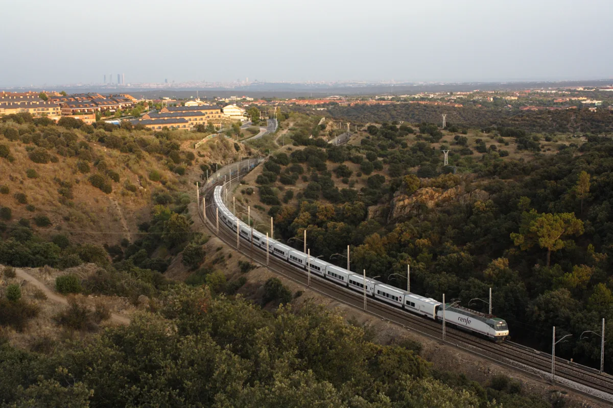 Larga Distancia – Talgo 252